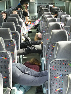 1-Les-accrobates-se-reposent